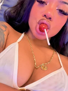 Madiee_Rhea The band-aid you need 💋 Foto 7