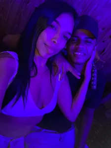 TaylorAndThalia AMATEUR PICS Εικόνα