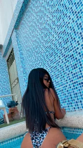 mollyrivera KNOW ME Pic 3