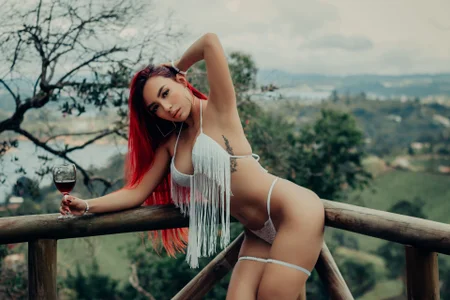 SteffanyBeck Shall we have something together?🍷 Pic 3