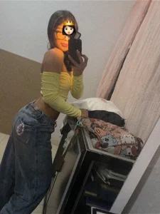 Luna_Femme Public Pic 4