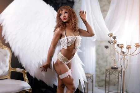 Helena-Fits Helena like a Angel Immagine  2