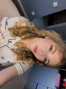AveryBerkson in pajamas Pic 4