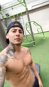 ChrisMiller69: Public ( 5 фото)