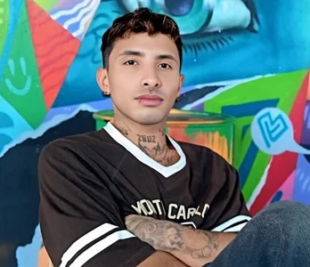 Public od Wall_ee-  4 snímek