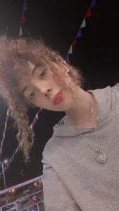 LioraVelvetC kis Εικόνα