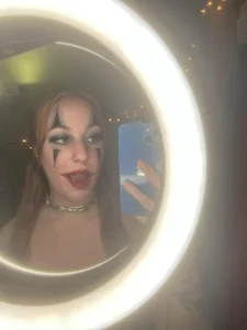 WinterSinclaire19 clownin around Pic