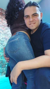 REAL COUPLE WHO LIKE TO FUCK LIVE - PAREJA REAL QUE LE GUSTA FOLLAR EN VIVO de SEXBAEL  2 photos