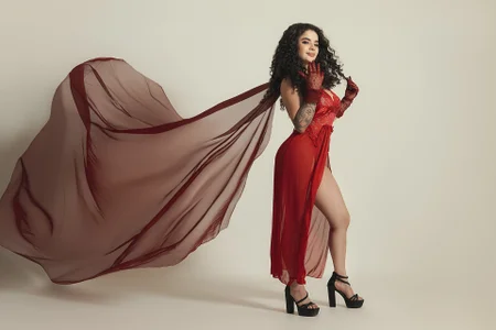 KylieJenkins Red like wine 🍷💘 Foto 4