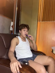 naughtyboy_maya Chill with me💨 Immagine  3