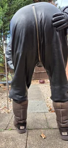 Leatherman63Wearing leather Bild 3