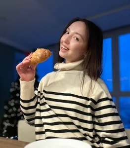 LeonaBelhumeur Cheers to the New Year! Pic