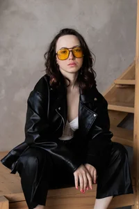 Hayle_Hill false seriousness Billede