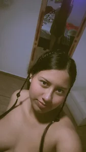 Hot_Rihanna Public Pic 4