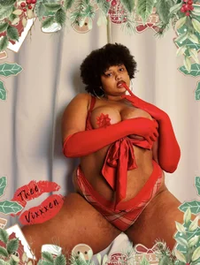 TheeVixxxen Santa bby Pic 5
