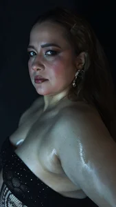 lindsay_taylorjoy SEXY AND DARK Pic 7
