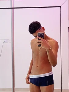 WHITHET_BOYS THIAGO 💙! Pic 3