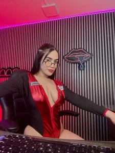 Emily_robertss1 🌹 Secret Fantasy Poză