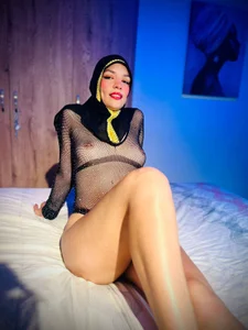 SofiaRivera1: I am the sin that you die for trying🔥 ( фото)