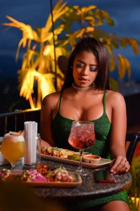 SarahCinnamon- Happy Birthday to me! Pic 2