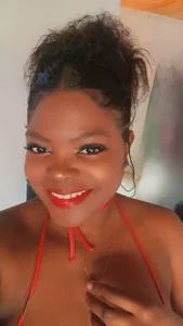 Smile de Naomi_Jackson_  3 Imagens