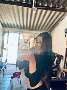 rachel_rusoHow do I look with glasses?💜图片 2
