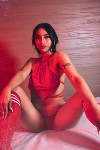 Red lingerie 🥵❤️‍🔥 de Leamonroe__  7 photos