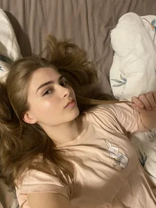 JessicaShelvy Just Chilling 🛏️ Pic 4