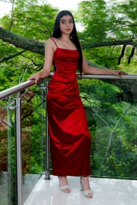 MariamNur_のRed dressの 9枚の写真