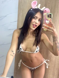 emily_smittt: mmm a cute little cow ( фото)