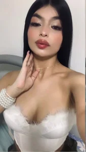 Melina_Rouge Public Pic