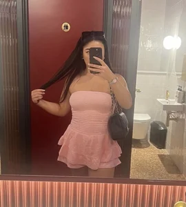 MissOliviaRose: Public ( 7 фото)