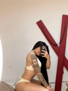 alicia_bond Public Pic