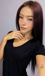 IvorySelene Good morning, lovely ☀️✨ I’m live from 8:30 a.m. to 3:30 p.m., surrounded by soft elegance, playful Foto 4