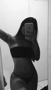 zoe_backer My Body Poză