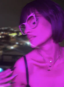 Goddess-Love- Feeling sexy in my violet light Pic 3