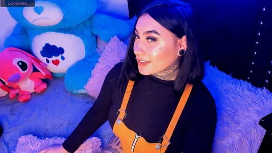 CloeeBeckam Short hair Pic 6