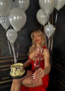 BiankaMoretti My B-Day! Join me and let's start the party! 사진