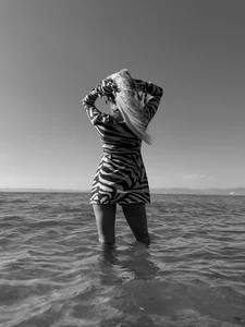 Barefoot and Bold de ValerieNicolle  8 Imagens