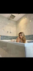 chloe_blake935 Public Foto 5