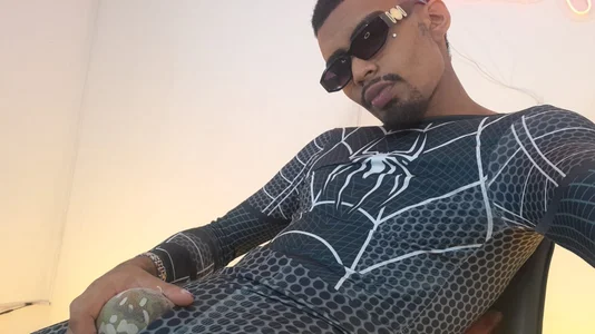 Rpoolrboy A big cock under the suit😈 Hình 2