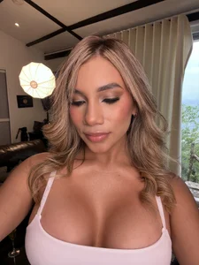 NicoleArmani Public 사진 2