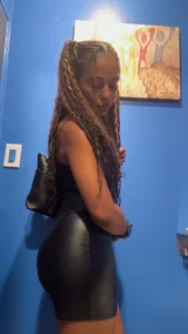 Goldie_Glows63 Public Pic 6