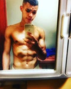 ItsMoiseXxx_777 Public Foto 4