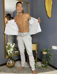 Demiansteven2 kullanıcısının Sexy and happy facets albümü -  4 fotoğraf