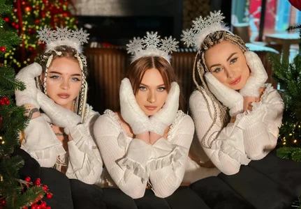 RollingGirls Christmas😍 Pic 2