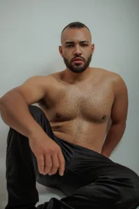 Chris_Varden Public  2টি ছবি