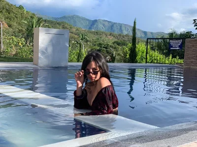 Meghan320 Pool Day Pic 4