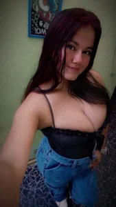 sharlotte_bigboobs Public Pic 2