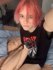 whiny_emo_boi Public зображення 3